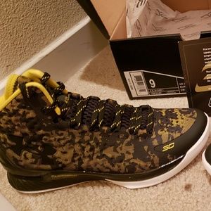 Curry One Away Taxi - Dead Stock - NIB - Size 9